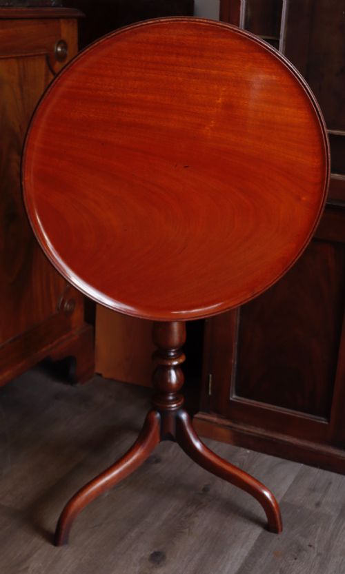 ANTIQUE TRIPOD TABLE - ADDITIONAL PHOTO 4