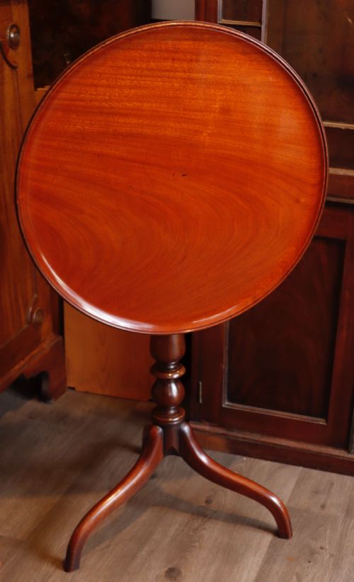 ANTIQUE TRIPOD TABLE - ADDITIONAL PHOTO 5