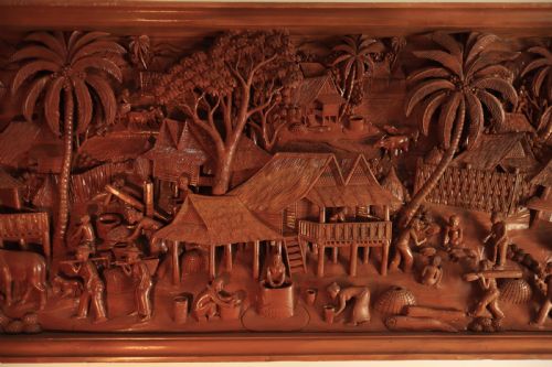 FINELY DETAILED CARVED TEAK WALL HANGING DISPLAY - ADDITIONAL PHOTO 3