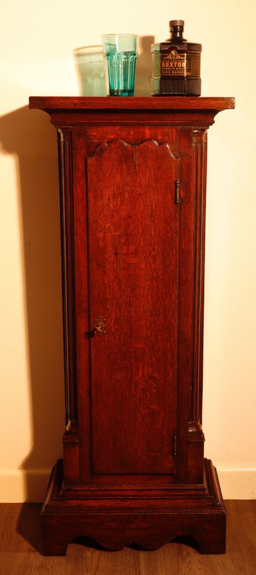 OAK CUPBOARD - ADDITIONAL PHOTO 2