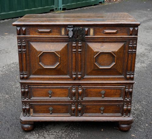 OAK CHEST WITH DRAWERS