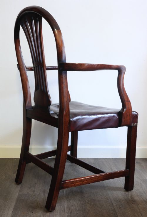 PAIR OF HEPPLEWHITE STYLE MAHOGANY HOOP BACK CHAIRS - ADDITIONAL PHOTO 1