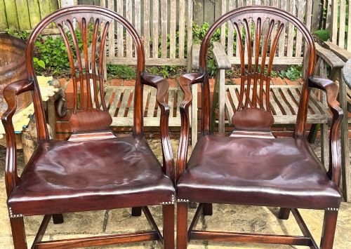 PAIR OF HEPPLEWHITE STYLE MAHOGANY HOOP BACK CHAIRS - ADDITIONAL PHOTO 4