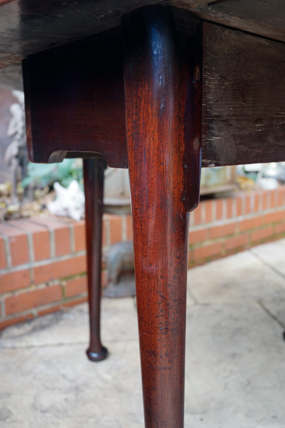 A three plank George 3rd mahogany pad foot gate leg dining table View IV