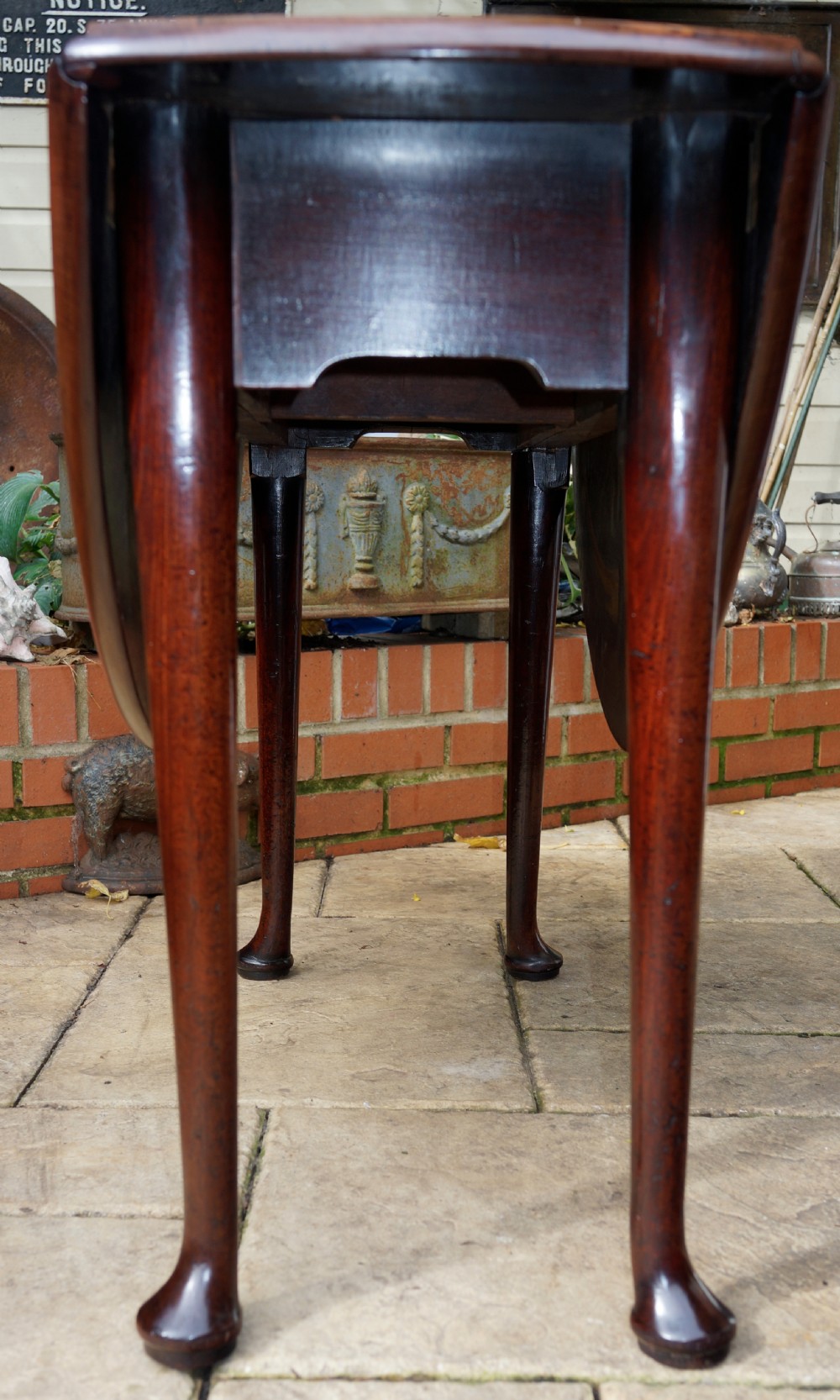 A three plank George 3rd mahogany pad foot gate leg dining table View V