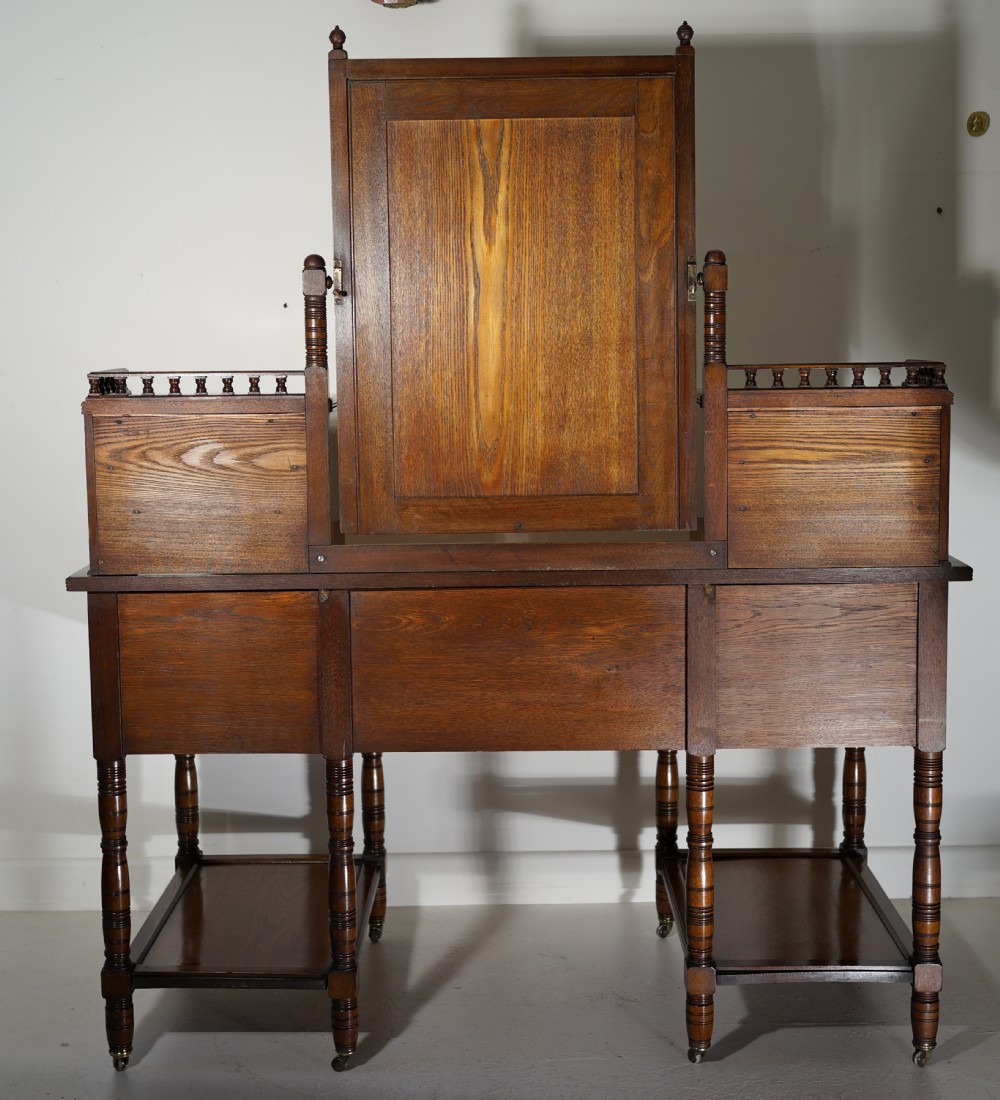 Superb quality Gillow‘s walnut and satinwood dressing table in exceptional condition View XI