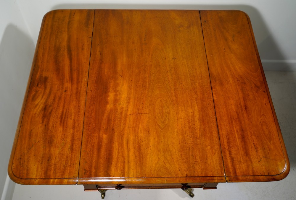 Mahogany centre support drop flap dining table in excellent original condition  View II