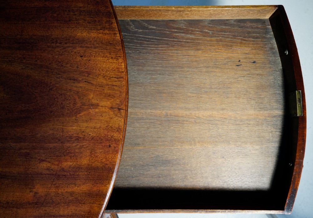 Fine 1780s Georgian mahogany oval Pembroke table in lovely original condition View VII