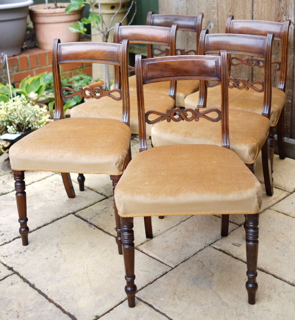 Set of 6 late Georgian dining chairs in very good condition View IV