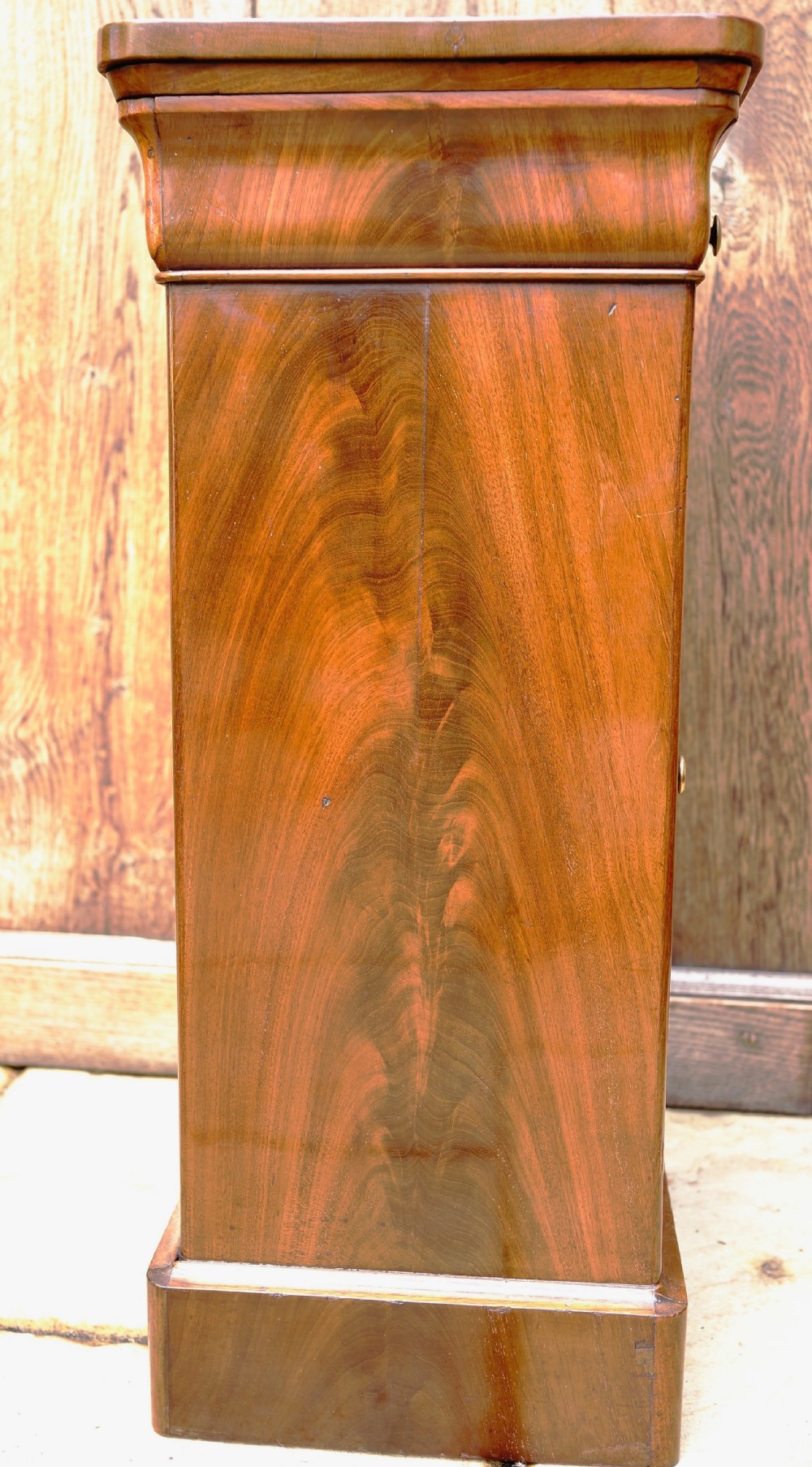 Beautifully figured mahogany continental side cupboard with drawer View III