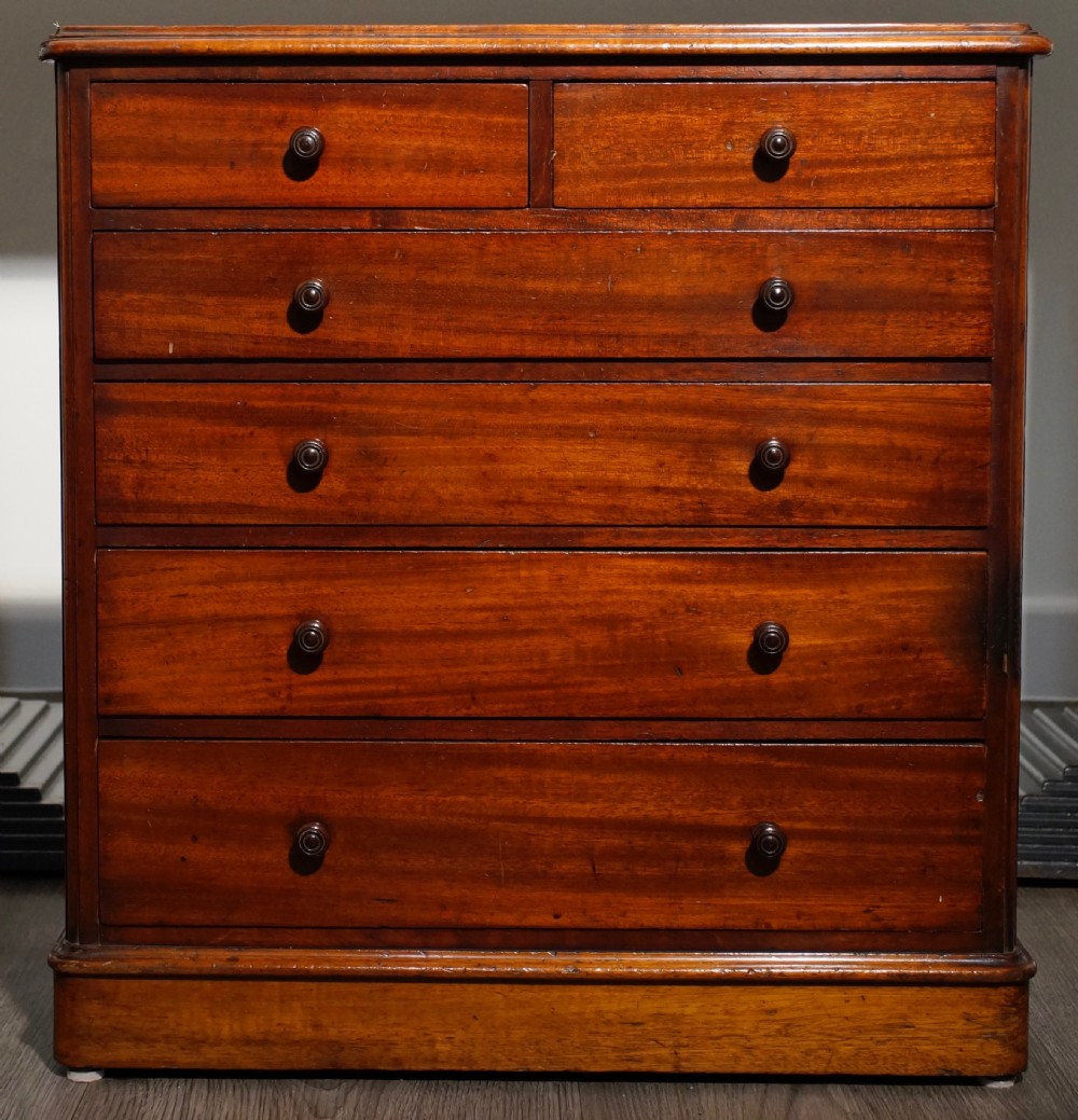 Victorian fine quality miniature chest of drawers 