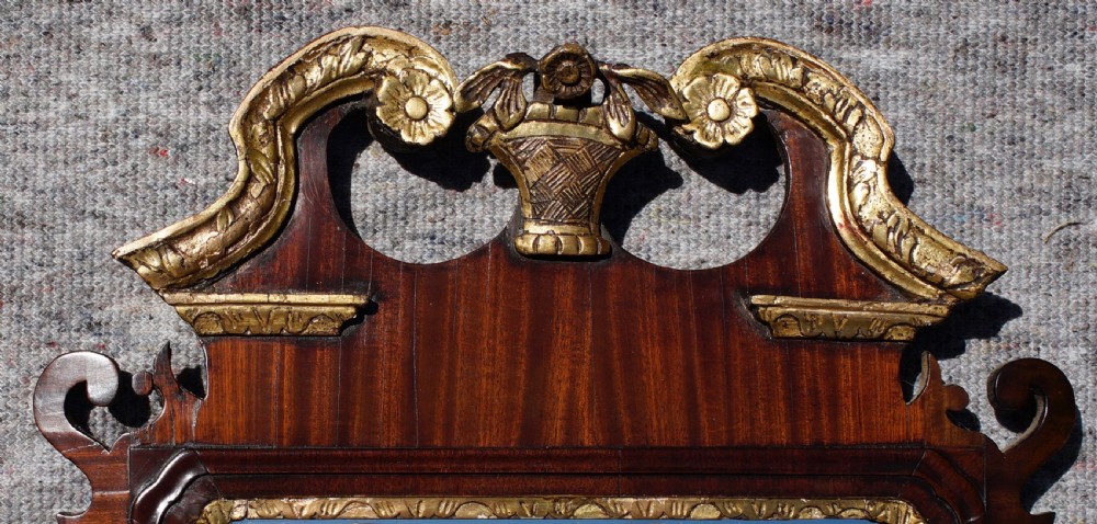 Georgian Mahogany Wall Mirror with Gilded Swan Neck Pediment 1760s View IV