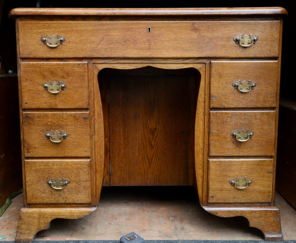 Oak kneehole desk. View II