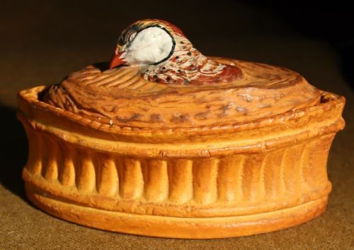 Tureen dish