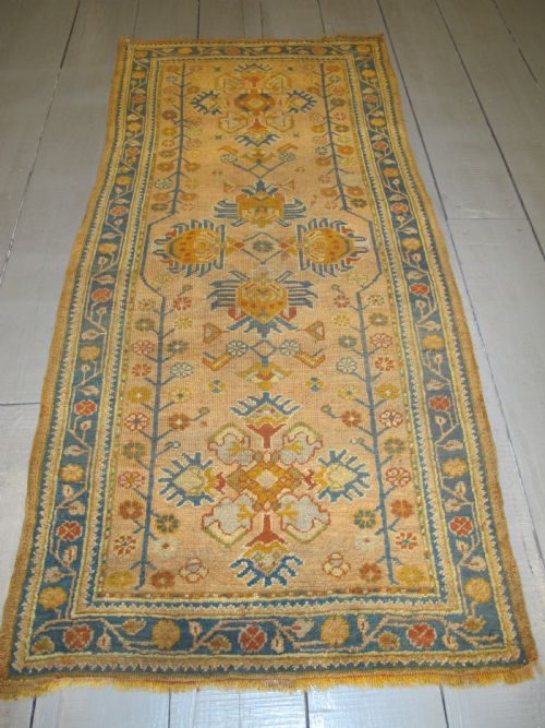 Ushak Rug, Turkey 2.19m X 1.04m (7'2" X 3'6")