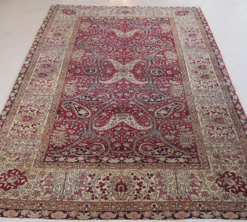 Fine Isfahan Rug, Central Persia, Circa 1910, 2.32m X 1.50m (7'8" X 4'11")