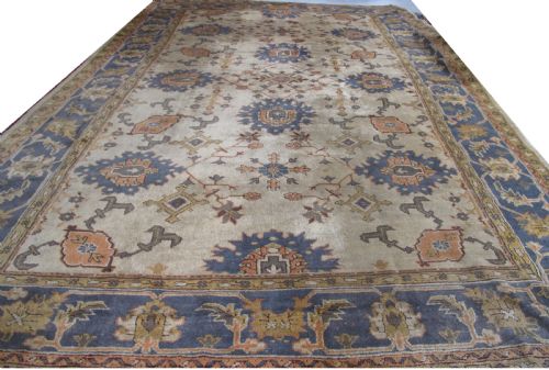 Decorative Antique Ushak Carpet, 5.15m X 3.20m (17' X 10ft 6")