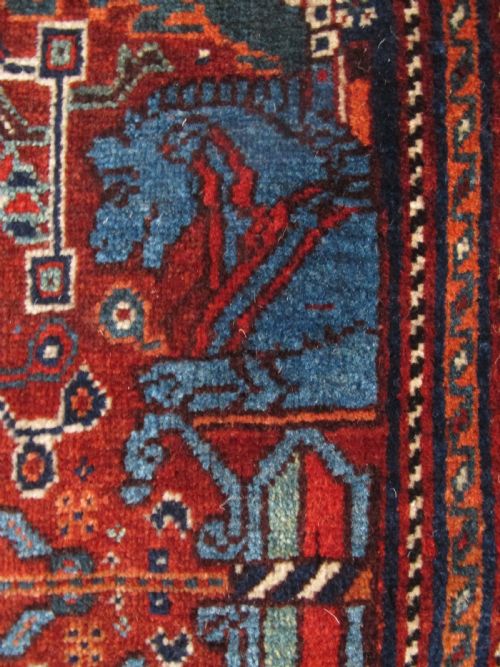 ATTRACTIVE ANTIQUE QASHQAI RUG DEPICTING PILLARS OF PERSEPOLIS - ADDITIONAL PHOTO 1