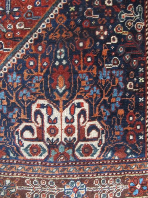 ATTRACTIVE ANTIQUE QASHQAI RUG DEPICTING PILLARS OF PERSEPOLIS - ADDITIONAL PHOTO 3