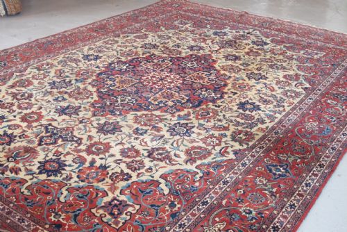 VERY FINE ANTIQUE ISFAHAN CARPET 398M X 274M - ADDITIONAL PHOTO 5