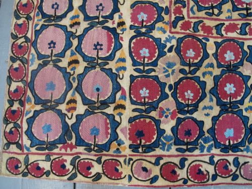 MAGNIFICENT URATUBE SUZANI 234M X 194M UZBEKISTAN CIRCA 1850 - ADDITIONAL PHOTO 2