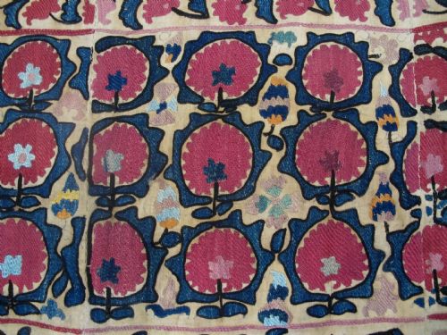 MAGNIFICENT URATUBE SUZANI 234M X 194M UZBEKISTAN CIRCA 1850 - ADDITIONAL PHOTO 3
