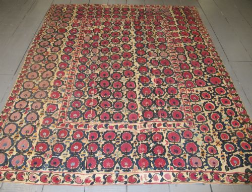 MAGNIFICENT URATUBE SUZANI 234M X 194M UZBEKISTAN CIRCA 1850 - ADDITIONAL PHOTO 5