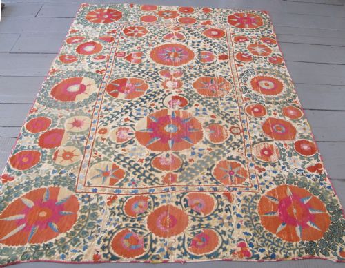 SILK EMBROIDERED SUZANI CIRCA 1850 214M X 156M - ADDITIONAL PHOTO 8