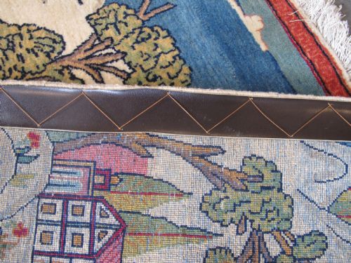PAIR OF FINE KASHAN PICTORIAL RUGS 66CM X 90CM EACH CIRCA 1920 - ADDITIONAL PHOTO 7