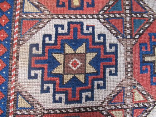 CAUCASIAN RUG WITH MEMLING GULS CIRCA 1870 260M X 120M - ADDITIONAL PHOTO 7