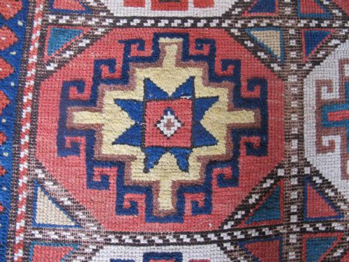 CAUCASIAN RUG WITH MEMLING GULS CIRCA 1870 260M X 120M - ADDITIONAL PHOTO 8