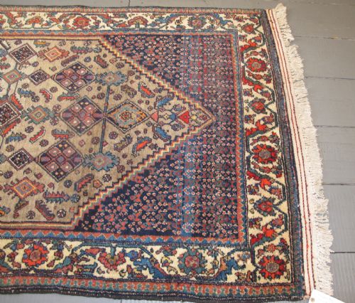 PERSIAN VILLAGE WOOL RUG CIRCA 1920 229M X 135M 7'6 X 4'4 - ADDITIONAL PHOTO 7