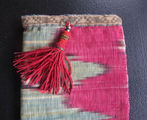 DOUBLESIDED SILK IKAT PURSE 19CM X 10CM - ADDITIONAL PHOTO 3