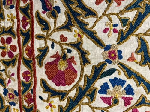 FINE SILK EMBROIDERED SUZANI BOKHARA CIRCA 1860 127M X 094M - ADDITIONAL PHOTO 4