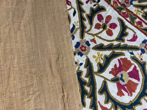 FINE SILK EMBROIDERED SUZANI BOKHARA CIRCA 1860 127M X 094M - ADDITIONAL PHOTO 5