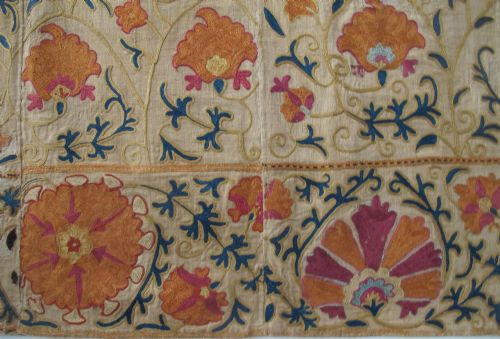 SILK EMBROIDERED SUZANI UZBEKISTAN CIRCA 1850 180M X 124M - ADDITIONAL PHOTO 6