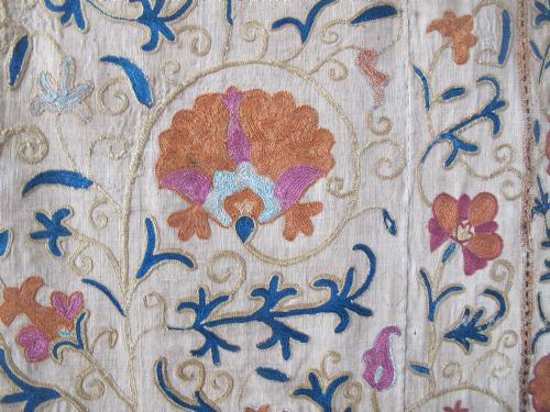 SILK EMBROIDERED SUZANI UZBEKISTAN CIRCA 1850 180M X 124M - ADDITIONAL PHOTO 7