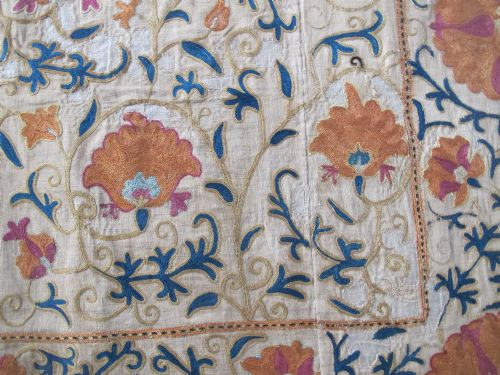 SILK EMBROIDERED SUZANI UZBEKISTAN CIRCA 1850 180M X 124M - ADDITIONAL PHOTO 11