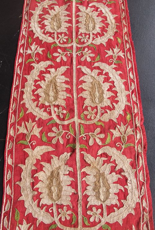 19TH CENTURY OTTOMAN EMBROIDERED FRAGMENT 183M X 028M - ADDITIONAL PHOTO 1