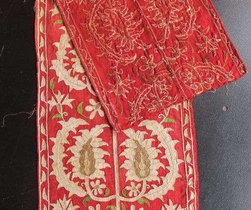 19TH CENTURY OTTOMAN EMBROIDERED FRAGMENT 183M X 028M - ADDITIONAL PHOTO 4