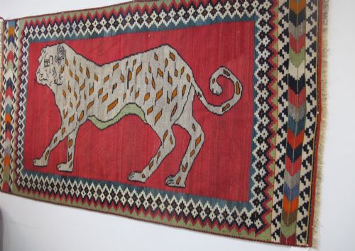 QASHQAI 'LION' KILIM SOUTH PERSIA CIRCA 1900 116M X 196M - ADDITIONAL PHOTO 6