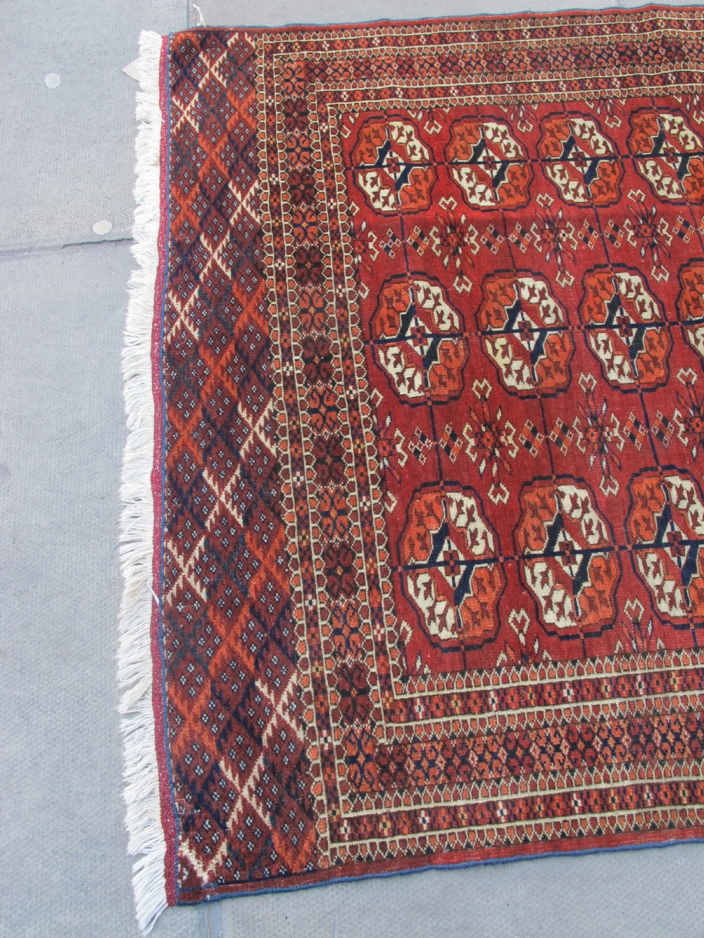 Tekke Rug, Central Asia, 1.32m x 1.07m 4'3