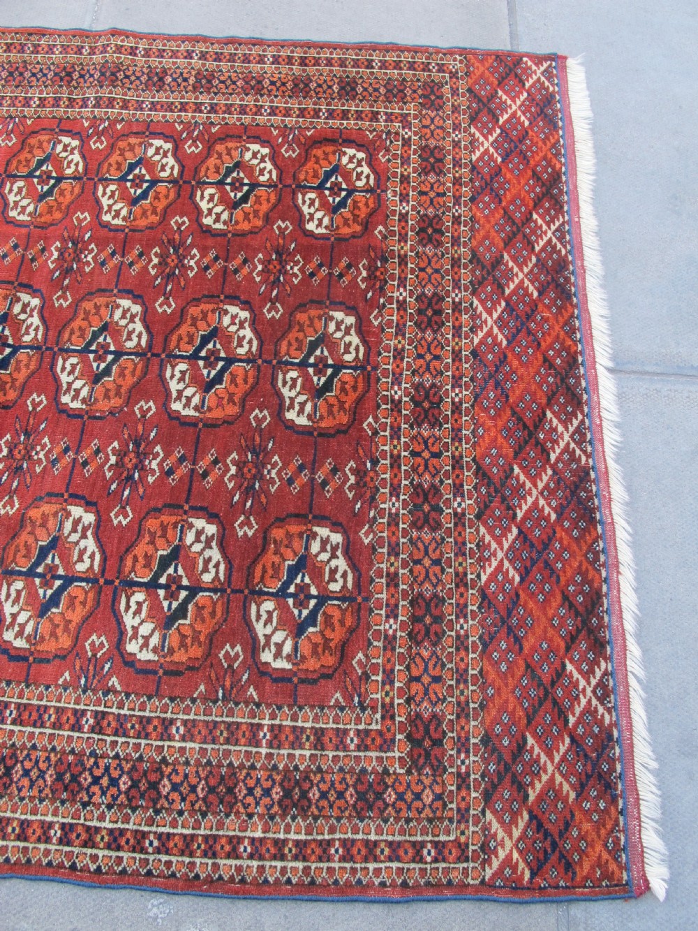Tekke Rug, Central Asia, 1.32m x 1.07m 4'3