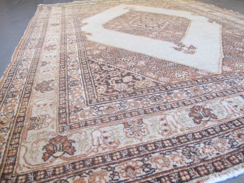 Pale Tabriz Rug, Persia, circa 1900, 1.69m x 1.24m (5'6