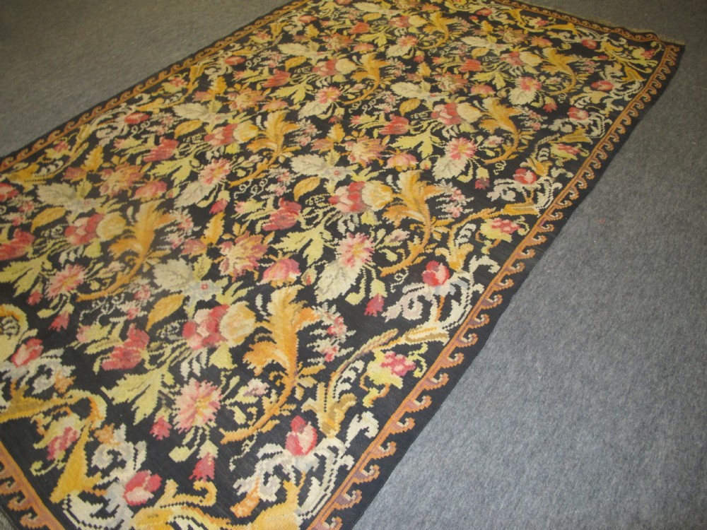 Moldovan Kilim, early 20th century 2.80m x 1.70m (9ft 2inches x 5ft 6inches)