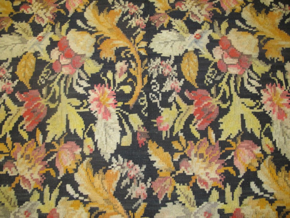 Moldovan Kilim, early 20th century 2.80m x 1.70m (9ft 2inches x 5ft 6inches) View II