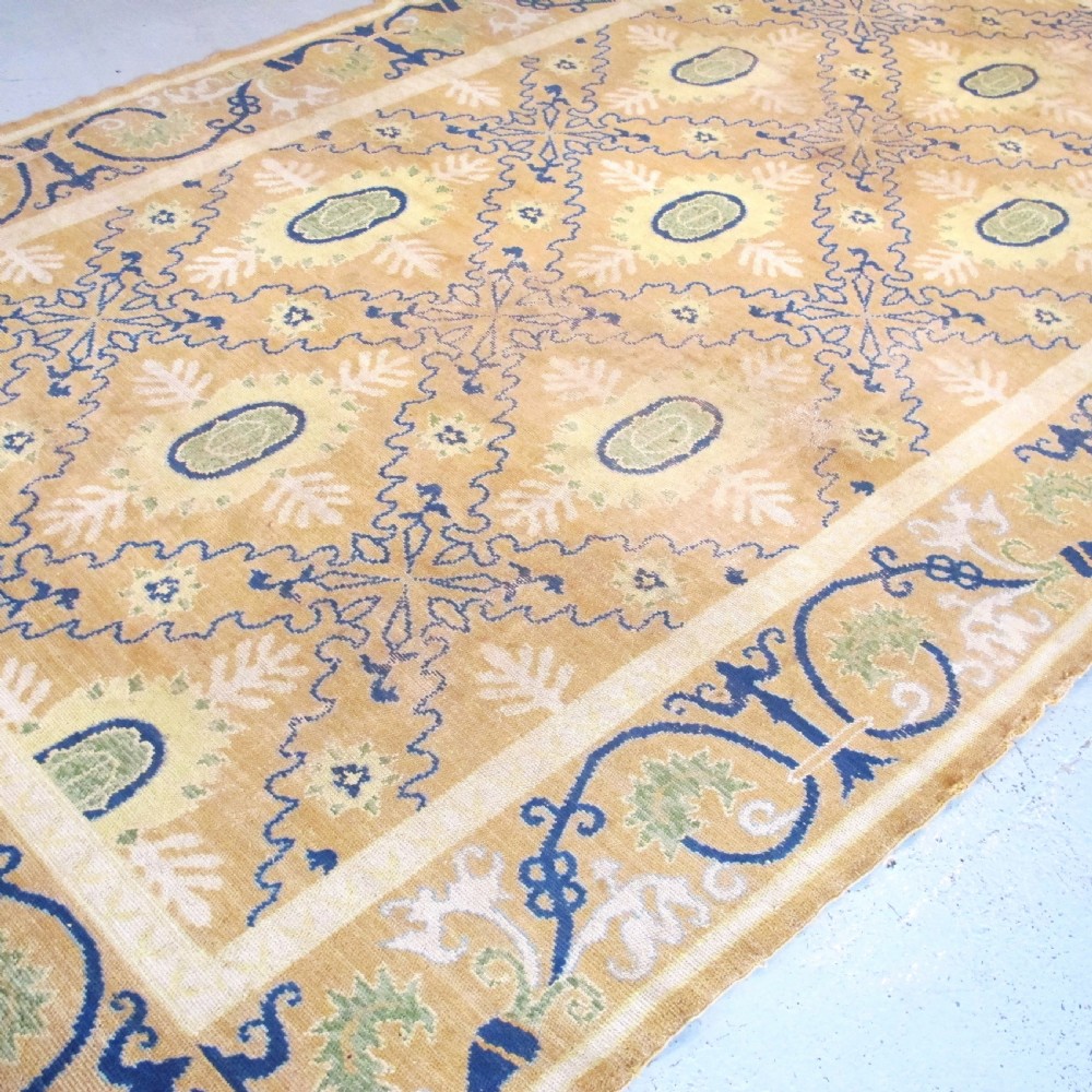 Early 20th century Spanish Carpet, 3.20m x 1.77m (10ft 6inches, by 5ft 10 inches) View IV