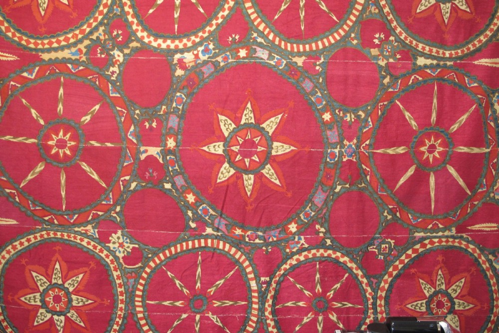 Fine Taskent Suzani, Uzbekistan, circa 1850, 2.43m x 2.17m View II