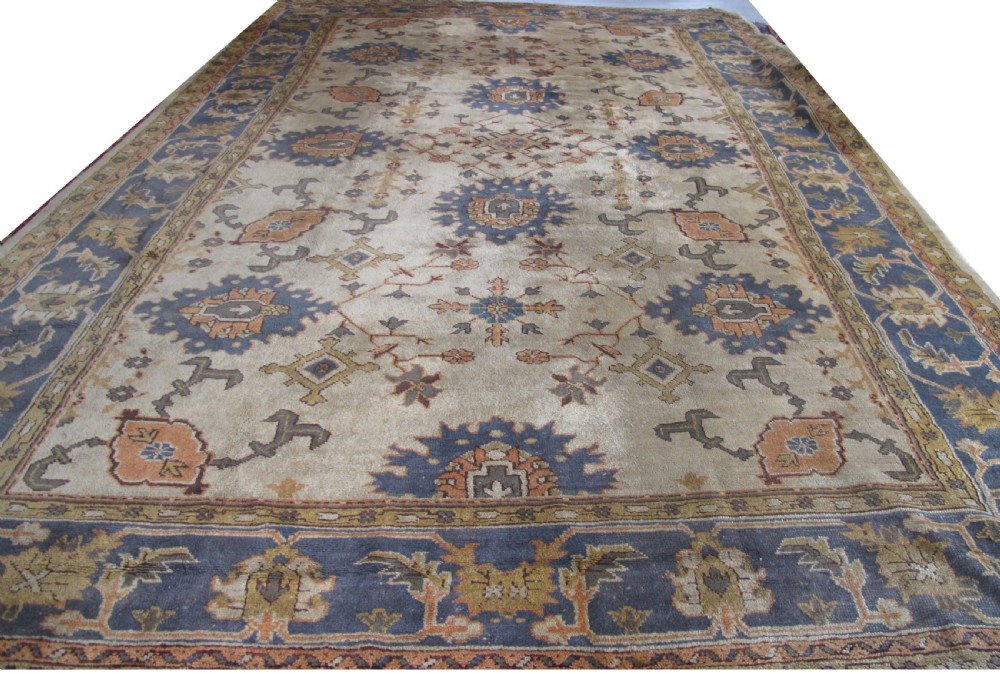Decorative Antique Ushak Carpet, 5.15m x 3.20m (17' x 10ft 6