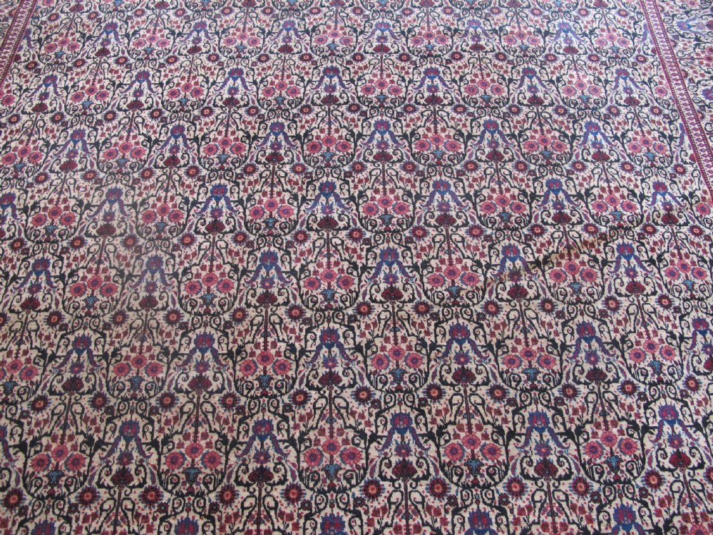 Fine East Persian Carpet, circa 1920, 3.06m x 2.12m (10' x 7') View III